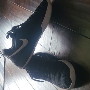 NIKE women's volleyball shoes